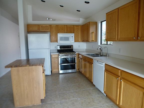 3rd image of 9553 N Lenihan Ct