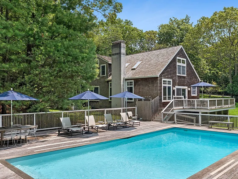12 Lantern Ln — Photo 2