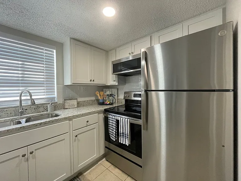 1223 Pamela St — Photo 22