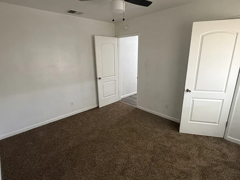 1400 Maitland Dr — Photo 9