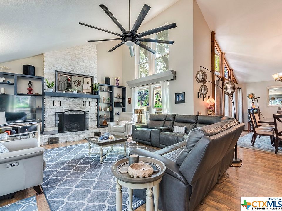1st image of 529 Willow Creek Cir
