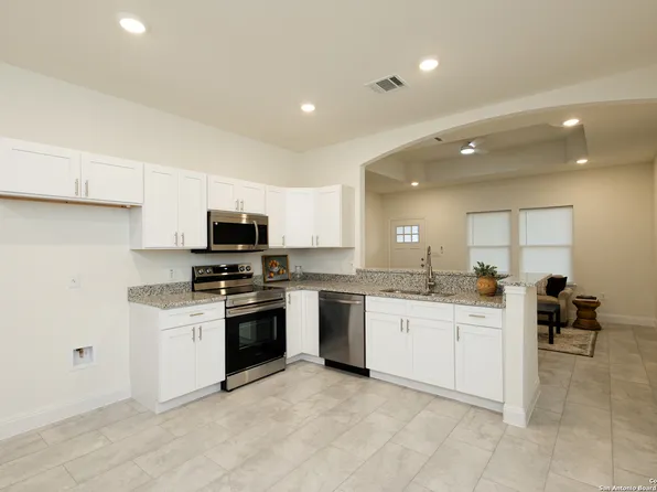 1531 W Ridgewood Ct, San Antonio, TX 78201