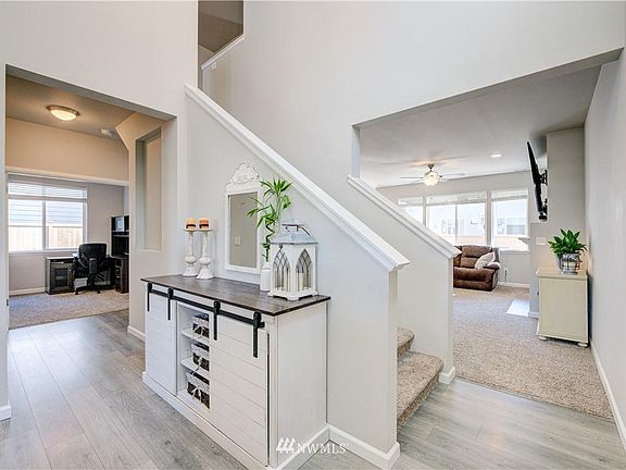 5th image of 2422 200th Street Ct E