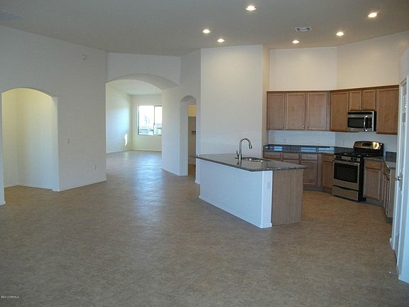 3rd image of 220 W Calle Las Tunas W