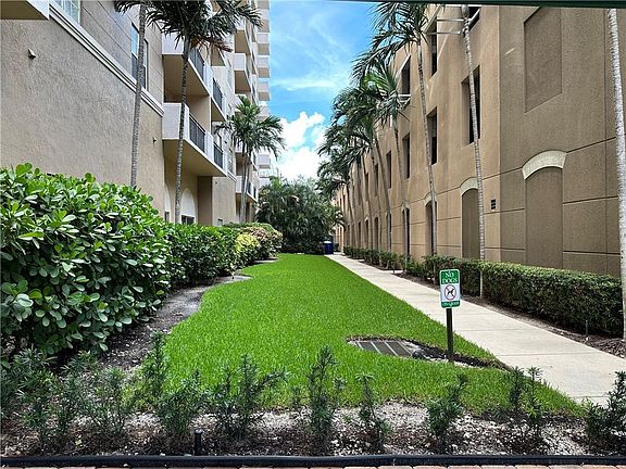 3rd image of 616 Clearwater Park Road #310