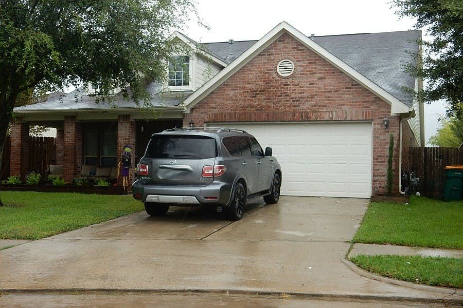 2nd image of 105 White Mountain Ct