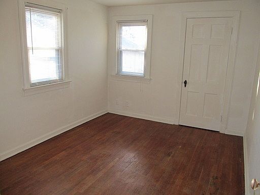 4th image of 1296 Southlyn Dr