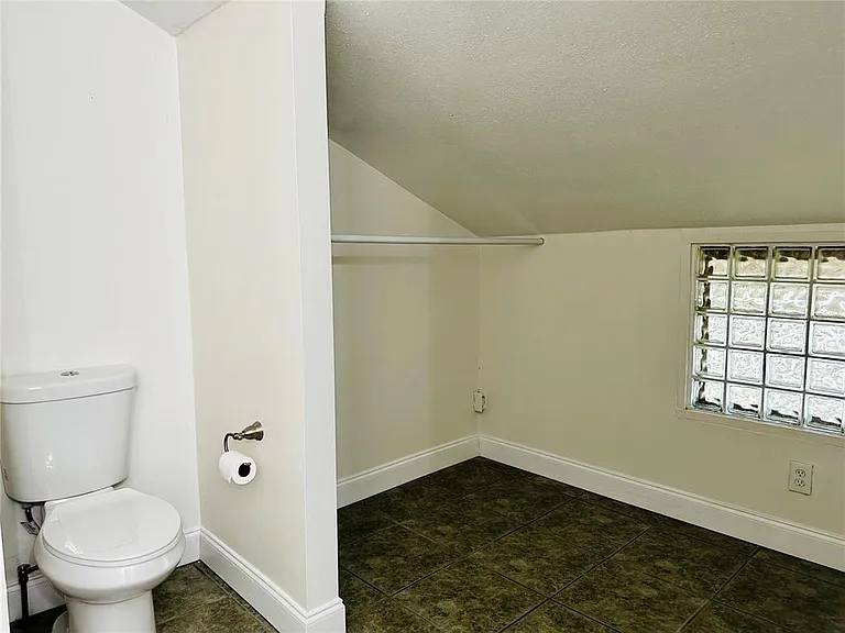 1222 E Crawford St #B — Photo 14