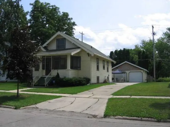 561 5th St, Fond Du Lac, WI 54935