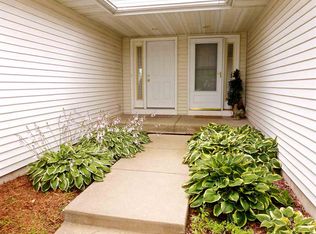 562 Kelvington Dr, Sun Prairie, WI 53590