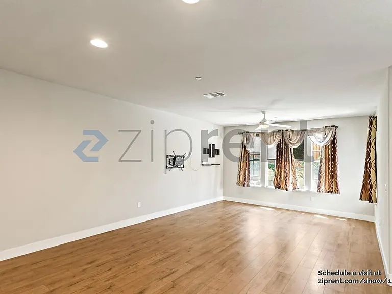 7 Rogers Ln — Photo 5