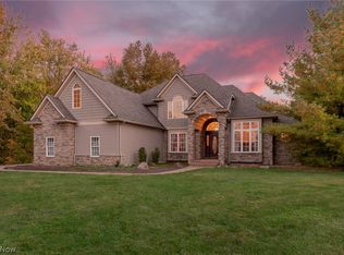 27319 Cook Rd, Olmsted Township, OH 44138