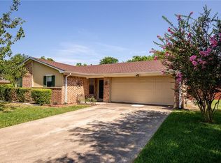 319 Russell Ln, Hewitt, TX 76643