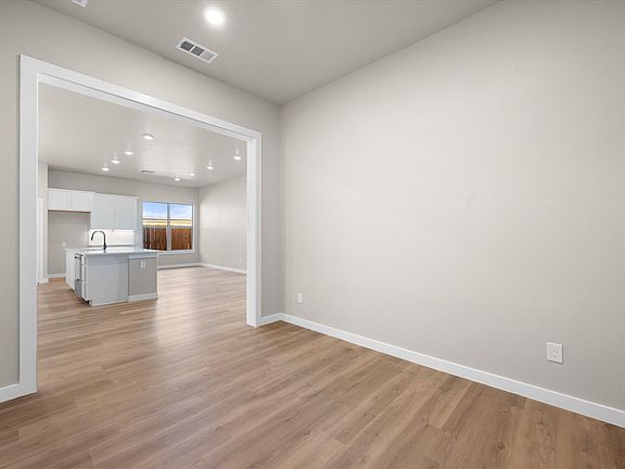 5th image of 10701 Beaufort Ave