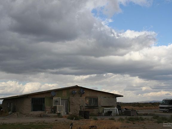 2nd image of 81949 Bowens Ln