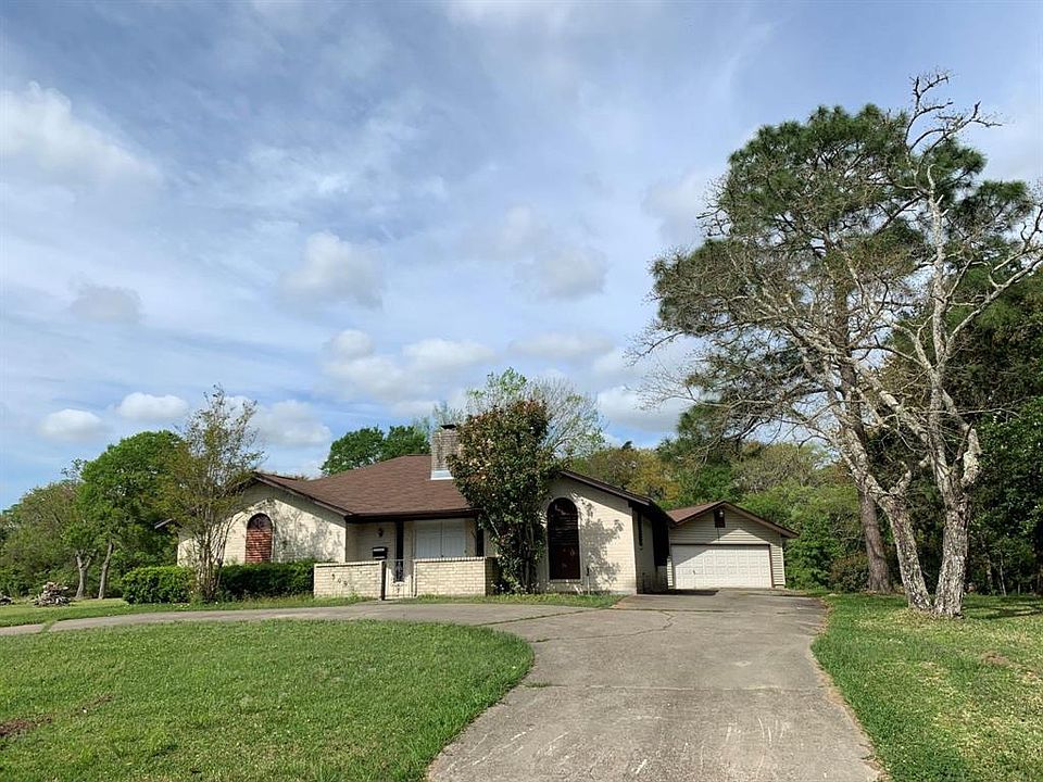 1st image of 309 Oakridge Dr