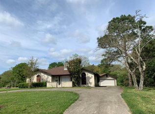309 Oakridge Dr, Hitchcock, TX 77563