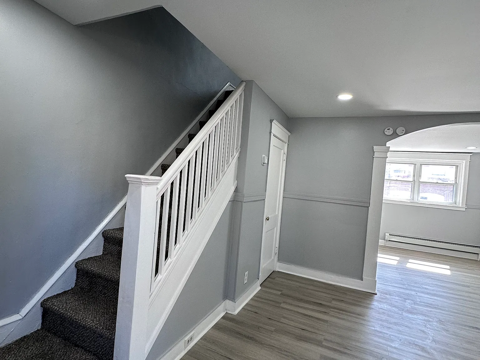 2 bed, 977 sqft, $1,550 — Photo 2