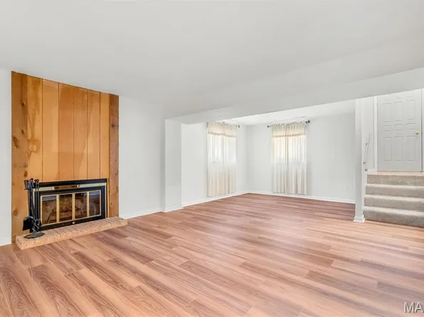 203 Walden Dr, Eureka, MO 63025