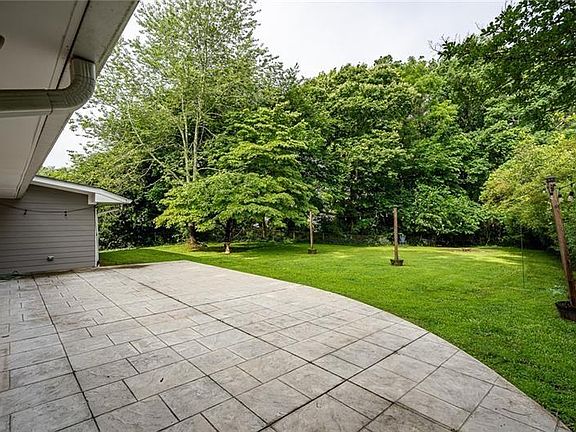 3rd image of 2470 Landeau Cir