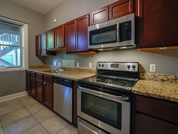 5th image of 1361 S Brook St #1