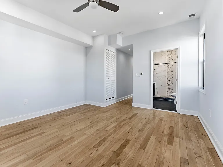2100 Cross St — Photo 7
