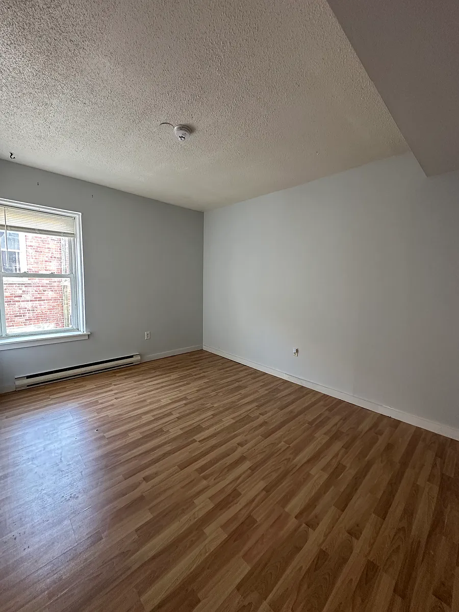 Living room - 38 W Broad St #5
