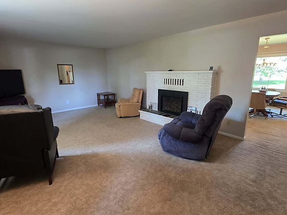3rd image of 209 N 5th St