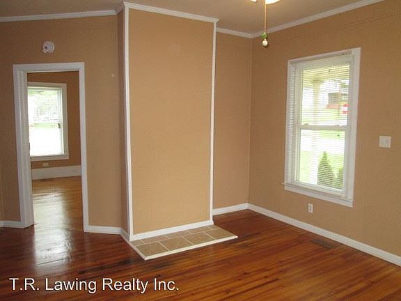 3rd image of 100 Carey Ave