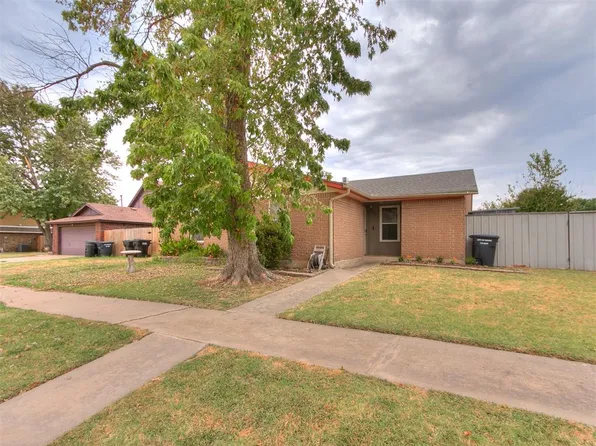 2133 Meench Dr, Moore, OK 73170