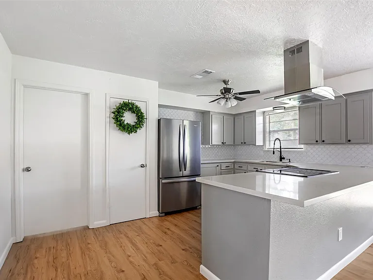 212 Normal Park Dr — Photo 4