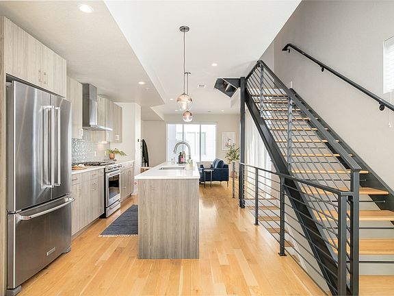 2nd image of 1822 Grove St #110