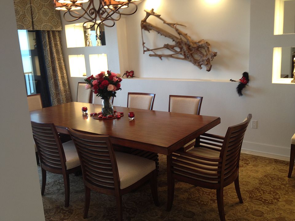 DINNING ROOM