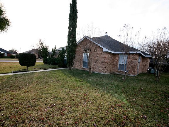 2nd image of 2206 Southport Dr