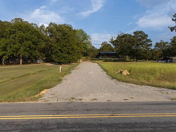 2nd image of 2436 Lost Creek Rd
