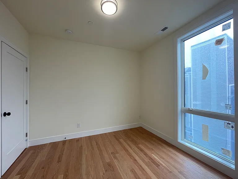 65 Cameron St #4X — Photo 9