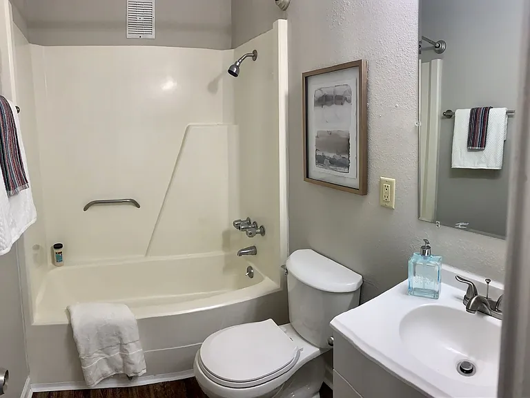 1120 Jefferson St — Photo 11