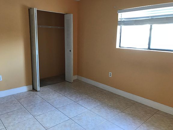 3rd image of 9480 Palm Cir S