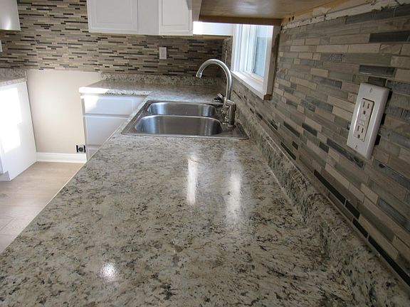 4th image of 589 Moreley Ave