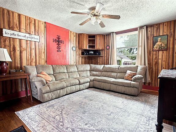 4th image of 1309 Champaign Ave