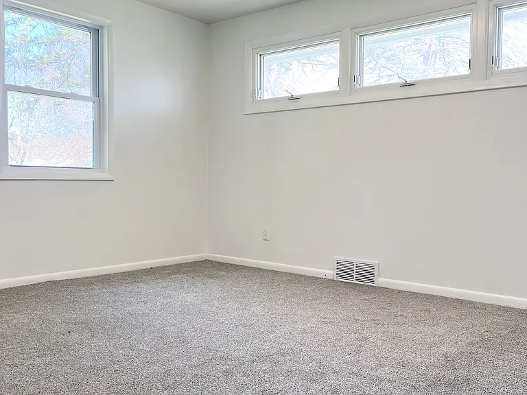 4803 Lyell Rd — Photo 32