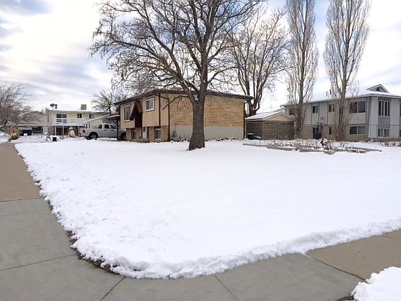 3rd image of 3822 S Lorna Dr