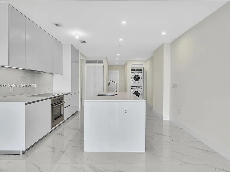 700 NE 24th St #5404 — Photo 27