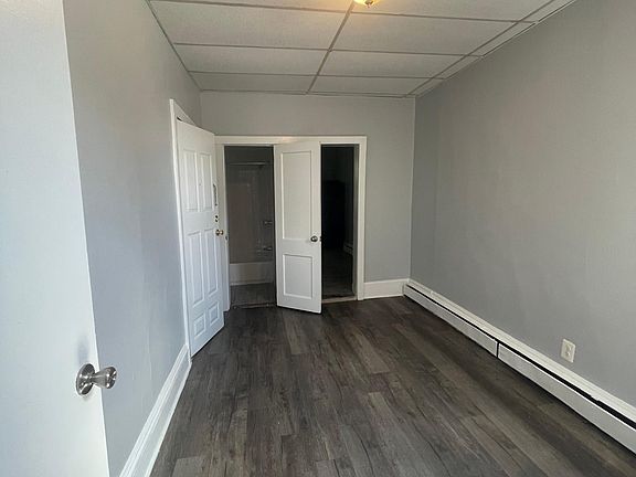 3rd image of 164 Waverly St #2R
