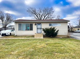 8724 S Roberts Rd, Hickory Hills, IL 60457