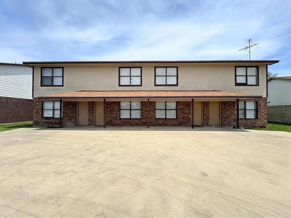 Building Photo - 1210 Monroe Lp