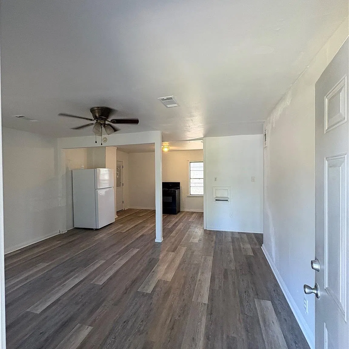3 bed, 1.0 bath, 970 sqft, $1,500 — Photo 4