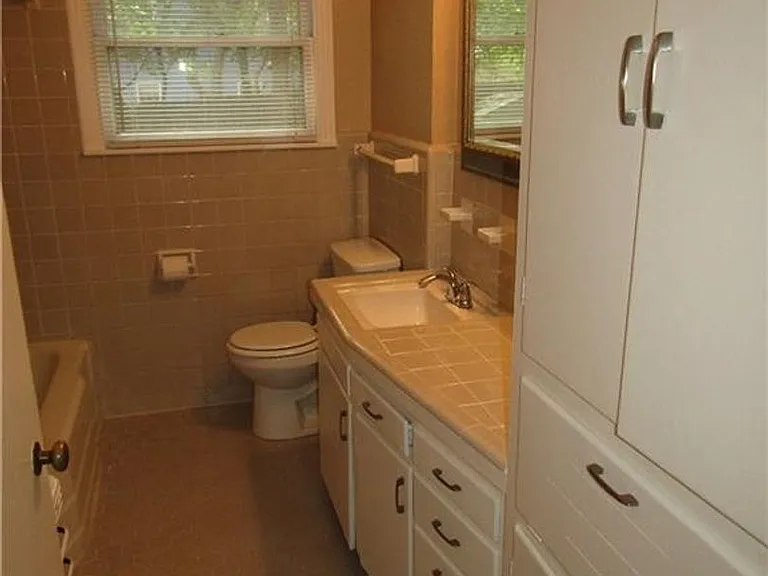 3715 Hollywood Ave — Photo 28