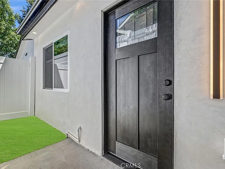 7508 1/2 Claire Ave — Photo 7