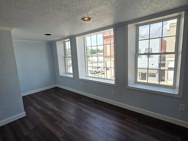106 E Morse St — Photo 8